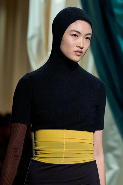 Look 12
